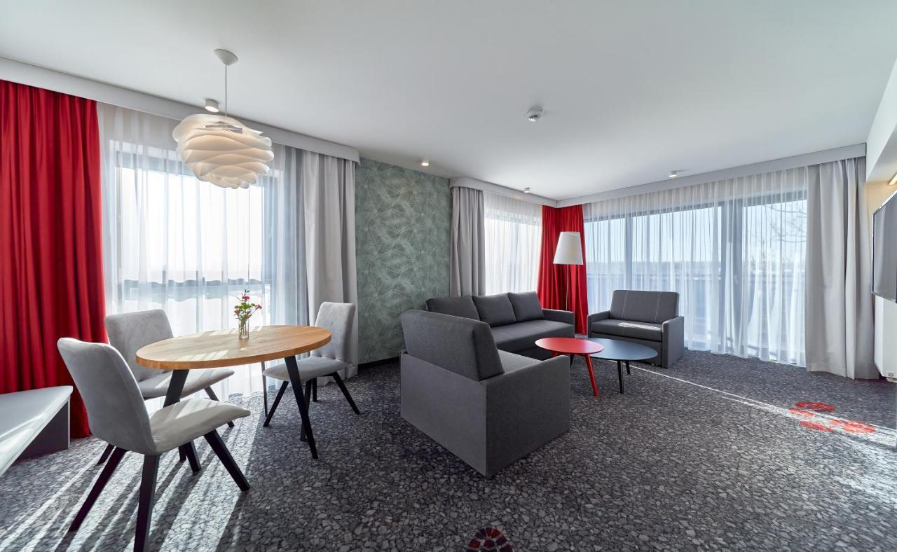Ibis Styles Nowy Targ Hotel Exterior foto